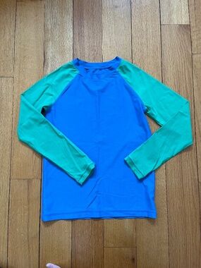 Kids long sleeve rash guard size 10